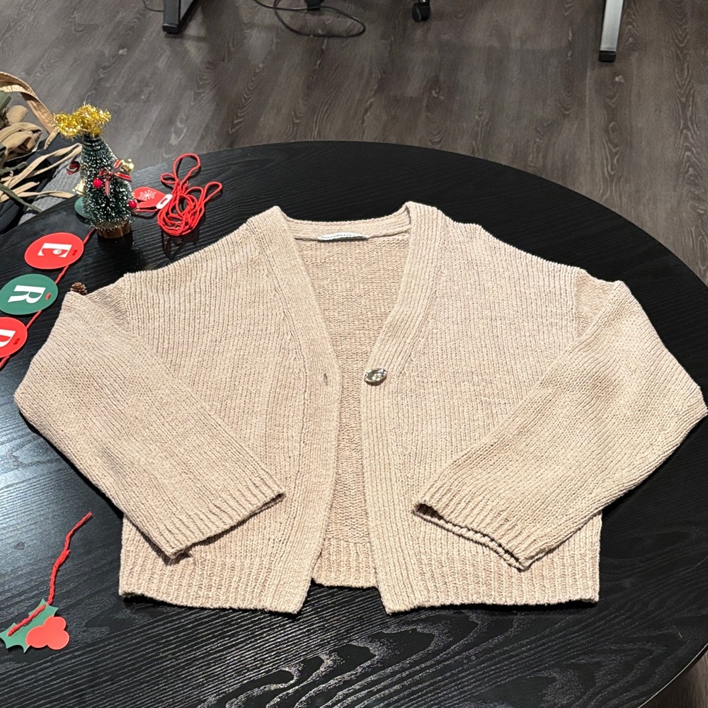Abercrombie & Fitch Women's Beige Sweater US large